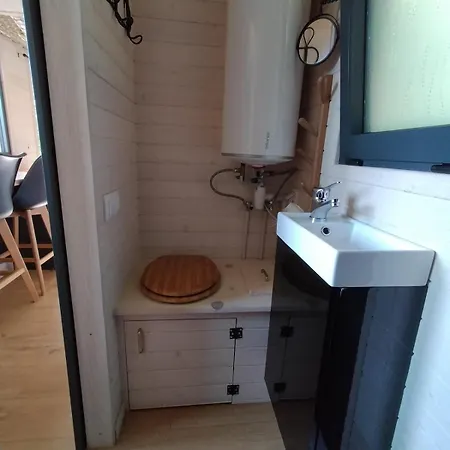 Tiny House Du Coq Aux Anes בקתה *
