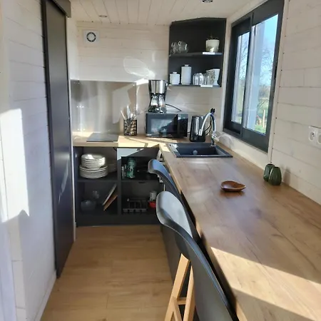 Tiny House Du Coq Aux Anes בקתה